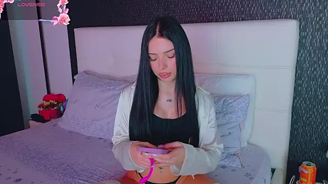 AshleyEttheenn online show from February 2026 05:57:02 PM