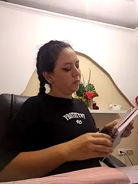 Abbyjoness21 online show from November 2025 10:30:02 PM