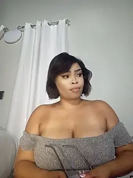 MadamPinky online show from February 2026 05:27:02 PM