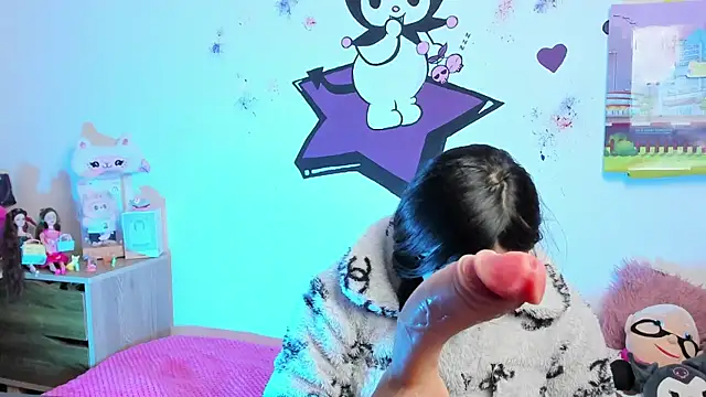 Alanaloiiss  online show from September 2025 04:46:02 AM