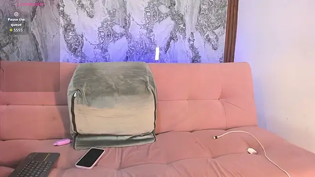 MiiaaCollinss online show from September 2025 03:12:01 PM