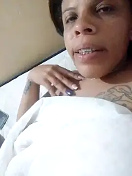 Snapshot of Esperanza_13 chatting on May 2026 11:36:01 PM Esperanza 13 online show from May 2026 11:36:01 PM
