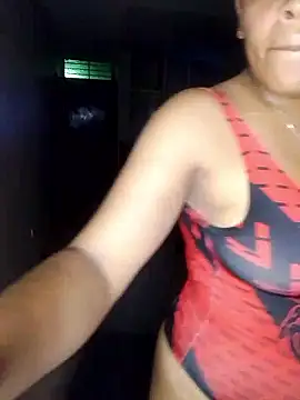 Snapshot of Esperanza_13 chatting on June 2026 11:08:01 PM Esperanza 13 online show from June 2026 11:08:01 PM