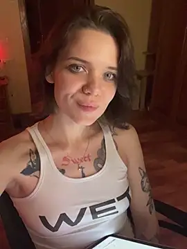 Snapshot of enchanting_chloe chatting on October 2025 07:01:01 PM enchanting chloe online show from October 2025 07:01:01 PM