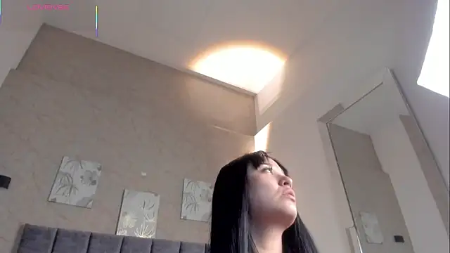 Lunaa bellaa online show from October 2025 05:57:02 PM