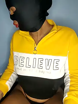 sweetybae75 online show from February 2026 07:54:02 AM