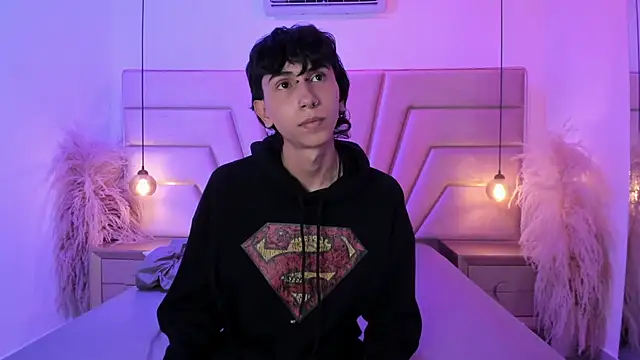 Milan LewisS online show from February 2026 04:57:01 PM