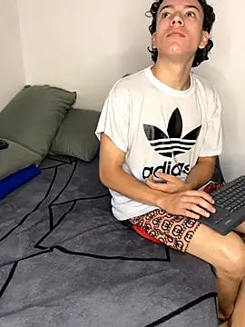 Snapshot of Master_Leonardo chatting on September 2025 03:17:02 PM Master Leonardo online show from September 2025 03:17:02 PM