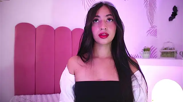 charlotterusso online show from October 2025 02:27:01 PM