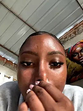 britanyxxs online show from November 2025 02:43:02 PM