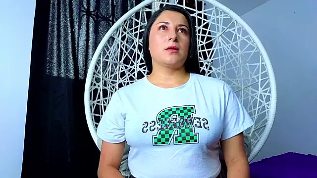 cuteeimy online show from December 2025 06:49:02 PM