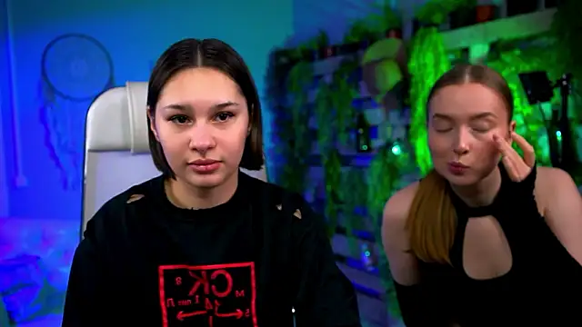 KimClarks  online show from February 2026 12:50:01 PM