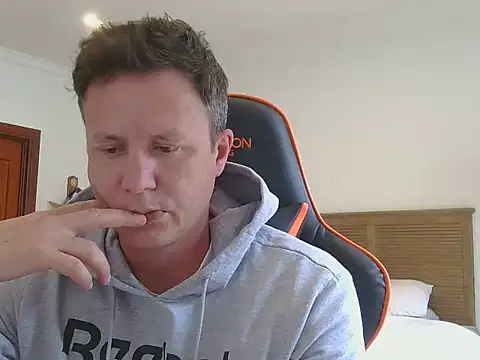 TroyDieselXXX online show from November 2025 12:00:02 PM