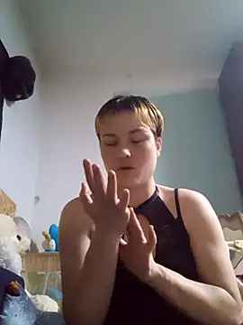 Snapshot of MoonIrene chatting on September 2025 02:11:01 PM MoonIrene online show from September 2025 02:11:01 PM