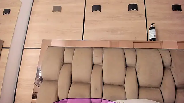 karol lewiss online show from March 2026 12:44:01 PM