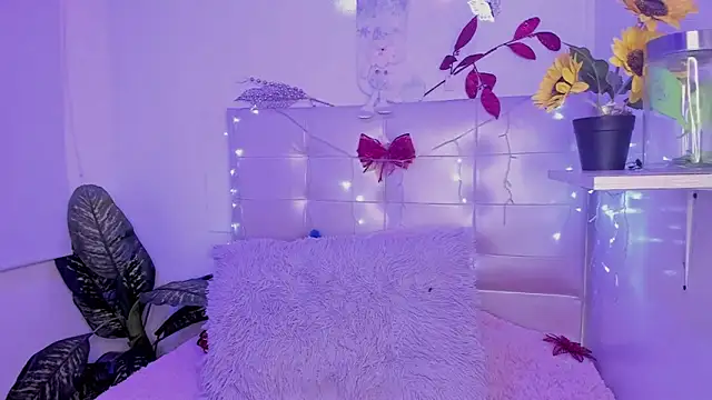 Anna Blade  online show from December 2025 01:51:01 PM