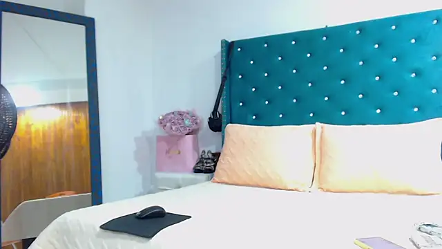 KimScarleth online show from December 2025 02:45:02 PM