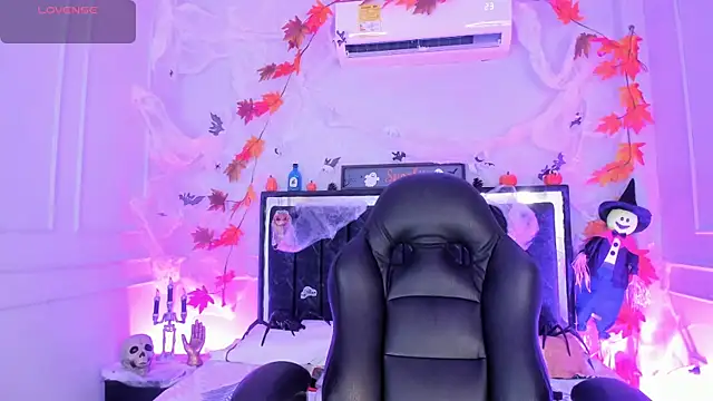 SwettRenata  online show from October 2025 12:17:02 PM