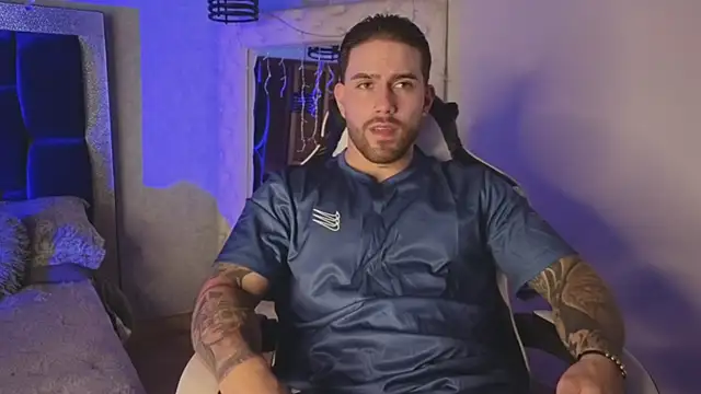 Ades Lowe online show from November 2025 07:35:01 PM