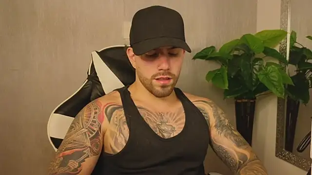 Ades Lowe online show from December 2025 11:39:02 AM