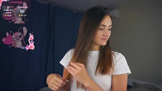 LoraDavi online show from October 2025 07:18:01 AM