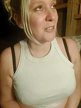 Bouncy-Bella28X online show from October 2025 09:46:02 PM