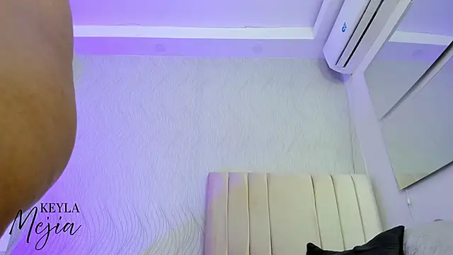 Snapshot of keyla_mejia chatting on November 2025 12:05:02 PM keyla mejia online show from November 2025 12:05:02 PM