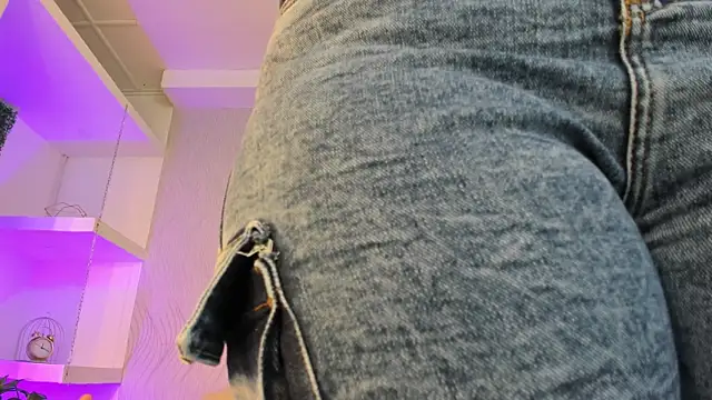 Snapshot of keyla_mejia chatting on December 2025 12:03:02 PM keyla mejia online show from December 2025 12:03:02 PM