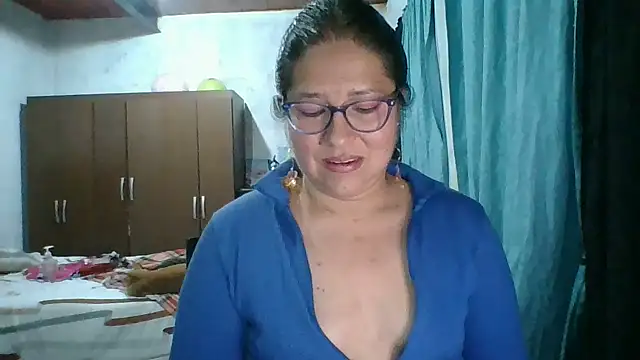 Snapshot of scarlett_widow_ chatting on October 2025 04:33:01 AM scarlett widow online show from October 2025 04:33:01 AM