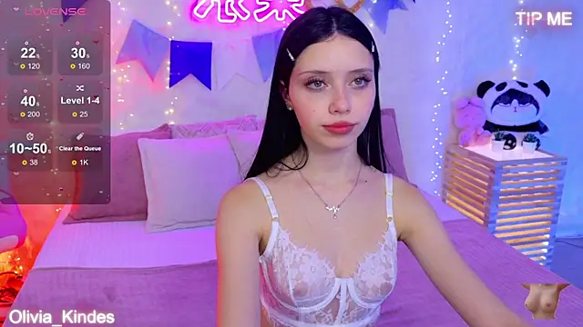 Snapshot of Olivia_Kindes chatting on October 2025 04:59:02 PM Olivia Kindes online show from October 2025 04:59:02 PM