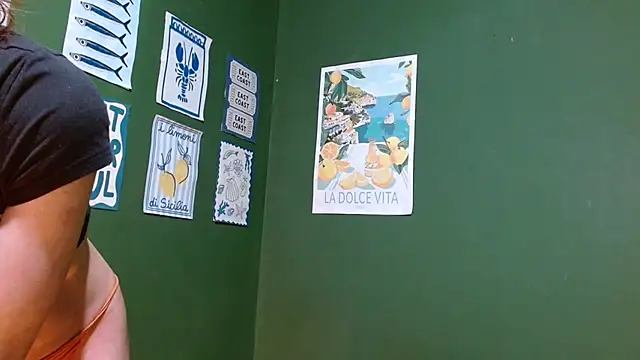 Roxiehood online show from October 2025 02:52:01 AM