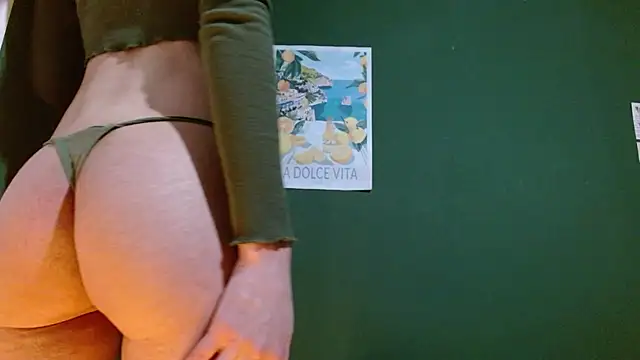 Snapshot of Roxiehood chatting on March 2026 02:16:02 AM Roxiehood online show from March 2026 02:16:02 AM