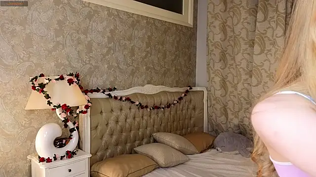 Emma Frosty online show from November 2025 08:07:01 PM