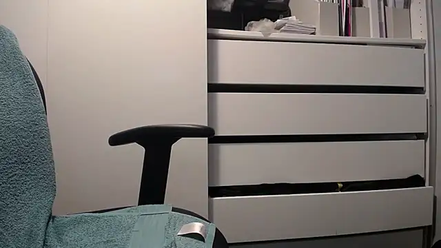 Snapshot of Colbaker6969 chatting on December 2025 01:18:01 PM Colbaker6969 online show from December 2025 01:18:01 PM