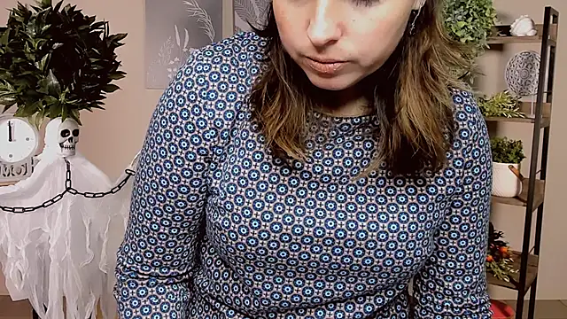 MartaEdams online show from November 2025 06:12:02 AM