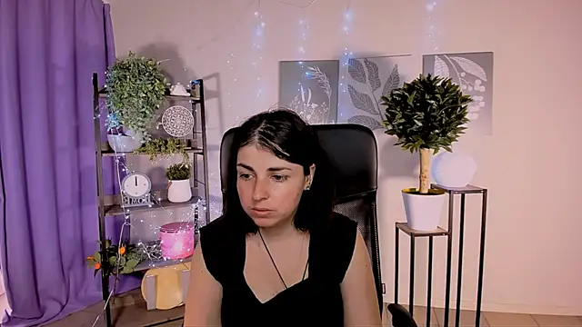 Snapshot of MartaEdams chatting on May 2026 06:20:01 AM MartaEdams online show from May 2026 06:20:01 AM