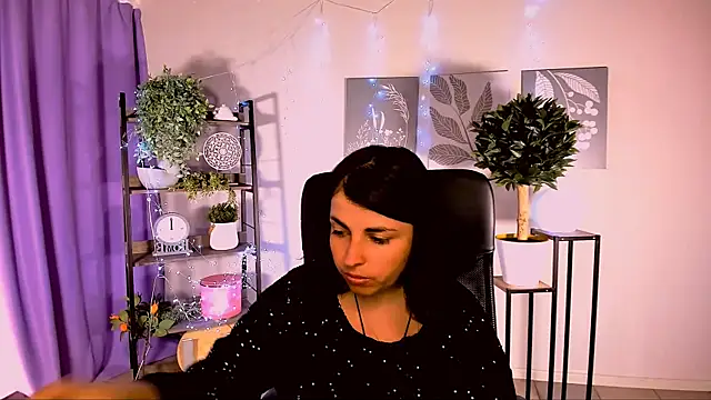 Snapshot of MartaEdams chatting on June 2026 06:26:01 AM MartaEdams online show from June 2026 06:26:01 AM