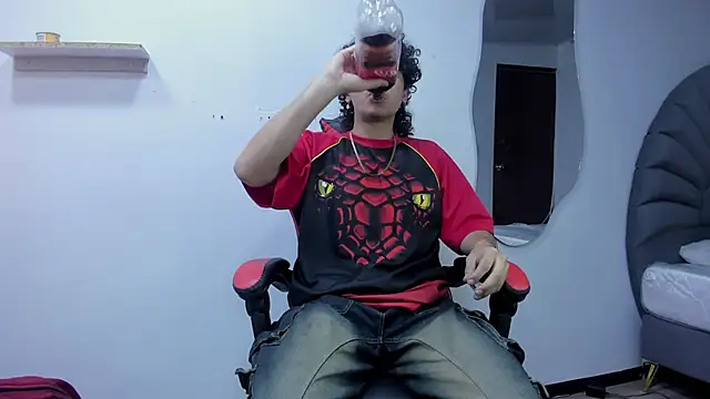 Snapshot of JackesTaylor chatting on October 2025 04:30:01 AM JackesTaylor online show from October 2025 04:30:01 AM