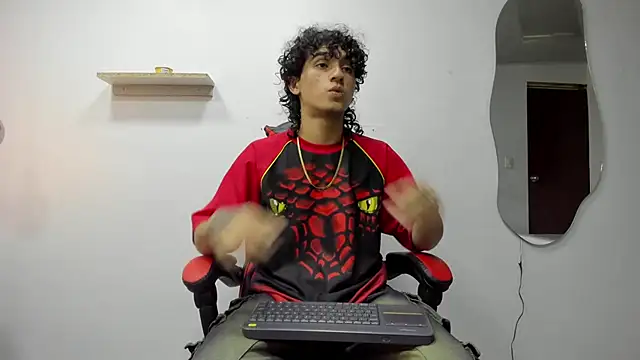 Snapshot of JackesTaylor chatting on October 2025 04:33:01 AM JackesTaylor online show from October 2025 04:33:01 AM