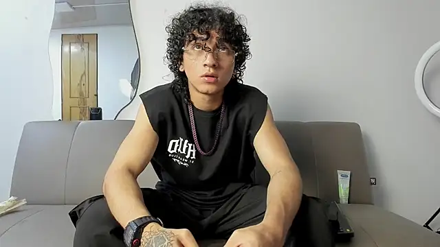 Snapshot of JackesTaylor chatting on November 2025 04:58:02 AM JackesTaylor online show from November 2025 04:58:02 AM