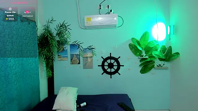 eladyrous98 online show from November 2025 02:29:02 PM