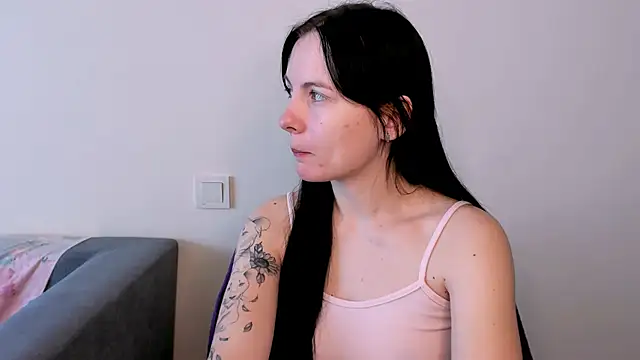 Snapshot of Elle_Pearl_ chatting on February 2026 07:06:01 AM Elle Pearl online show from February 2026 07:06:01 AM