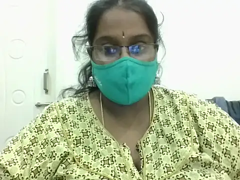 Snapshot of Reena-gowda chatting on October 2025 07:54:02 PM Reena-gowda online show from October 2025 07:54:02 PM