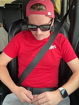 Snapshot of uncut_luke chatting on October 2025 08:55:02 PM uncut luke online show from October 2025 08:55:02 PM