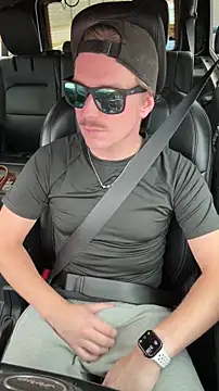 Snapshot of uncut_luke chatting on November 2025 10:10:02 PM uncut luke online show from November 2025 10:10:02 PM