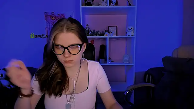 Snapshot of foxy_tease_ chatting on September 2025 01:31:02 AM foxy tease  online show from September 2025 01:31:02 AM