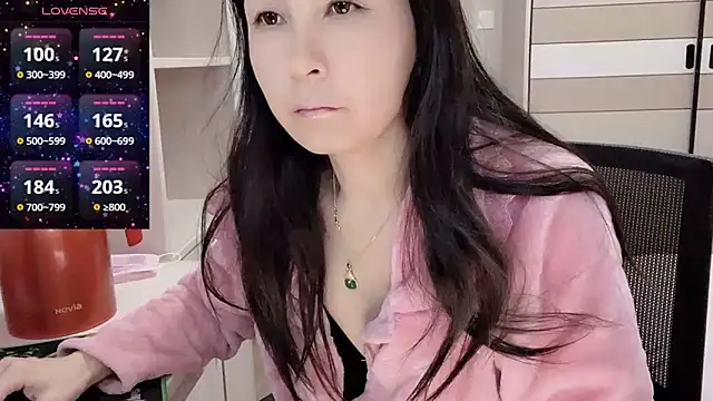 JackieBell online show from November 2025 11:07:02 PM