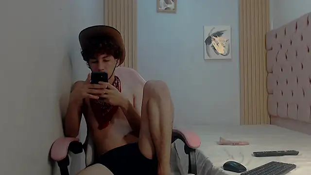 Darkknightx01 online show from October 2025 01:41:02 AM