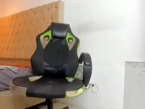 Darkknightx01 online show from December 2025 08:00:01 AM