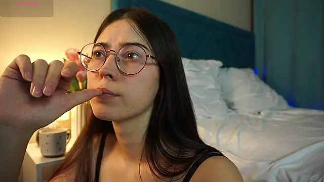 Snapshot of ywixos chatting on November 2025 02:49:02 PM ywixos online show from November 2025 02:49:02 PM